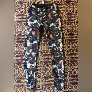 Oiselle Floral Print Leggings - size 4